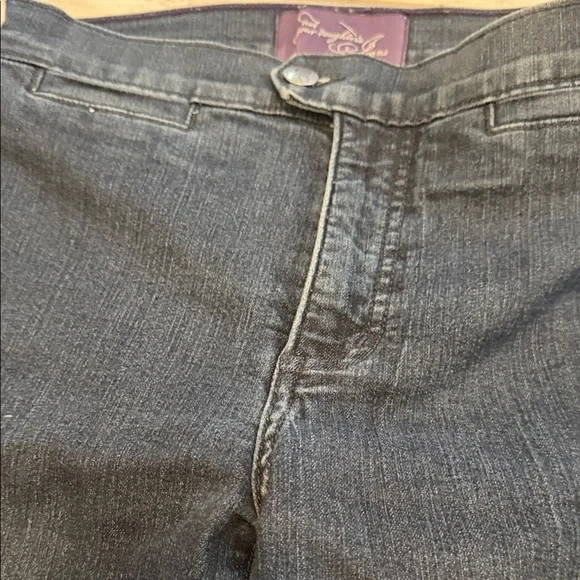 NYDJ | Not your Daughter’s Jeans Dark Wash Flare Leg Jeans size 2P - Picture 5 of 8